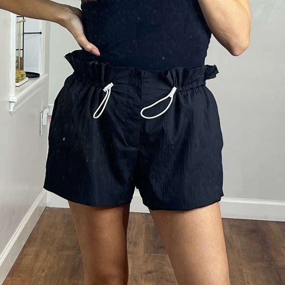 LF Seek the Label bungee cord black shorts S - Picture 8 of 10